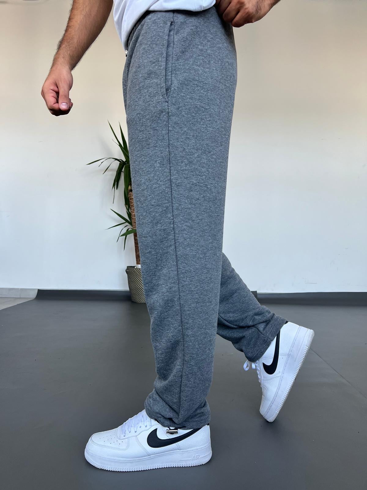 BAGGY SWEATPANTS