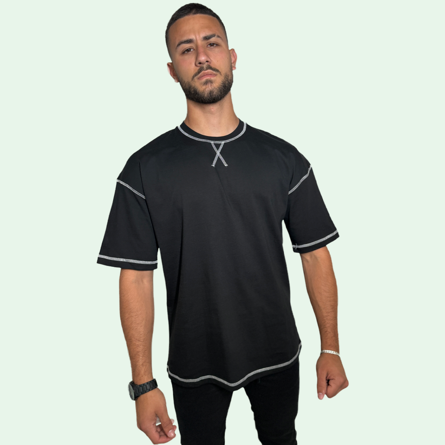 CONTRAST OVERLOCK T-SHIRT