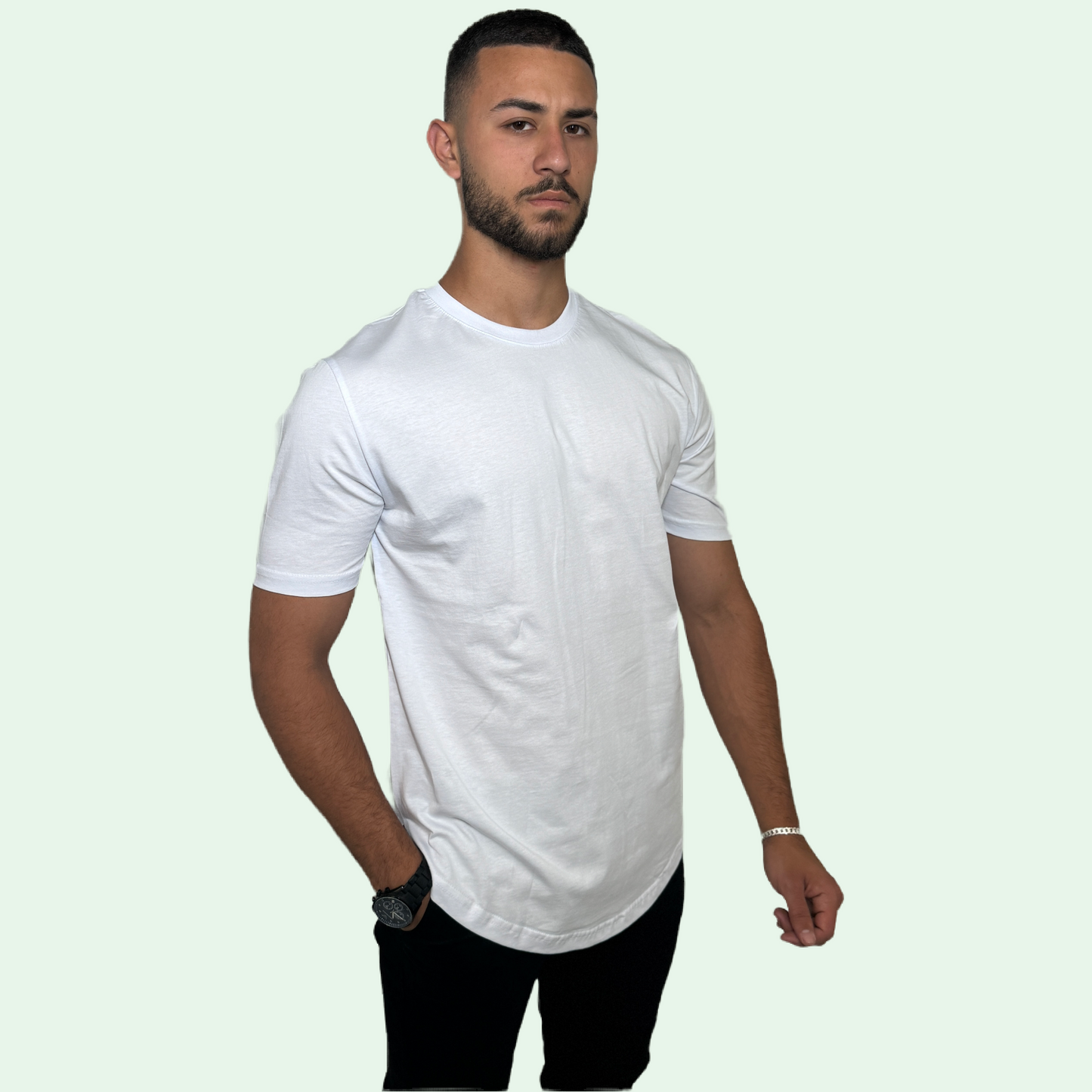 BASIC ROUND NECK T-SHIRT
