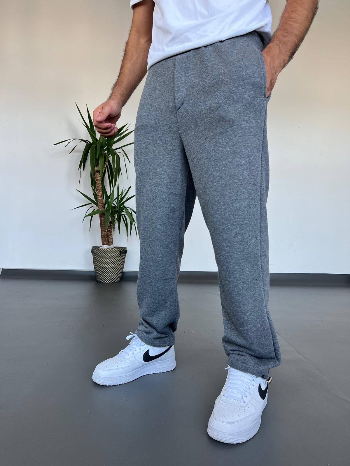 BAGGY SWEATPANTS