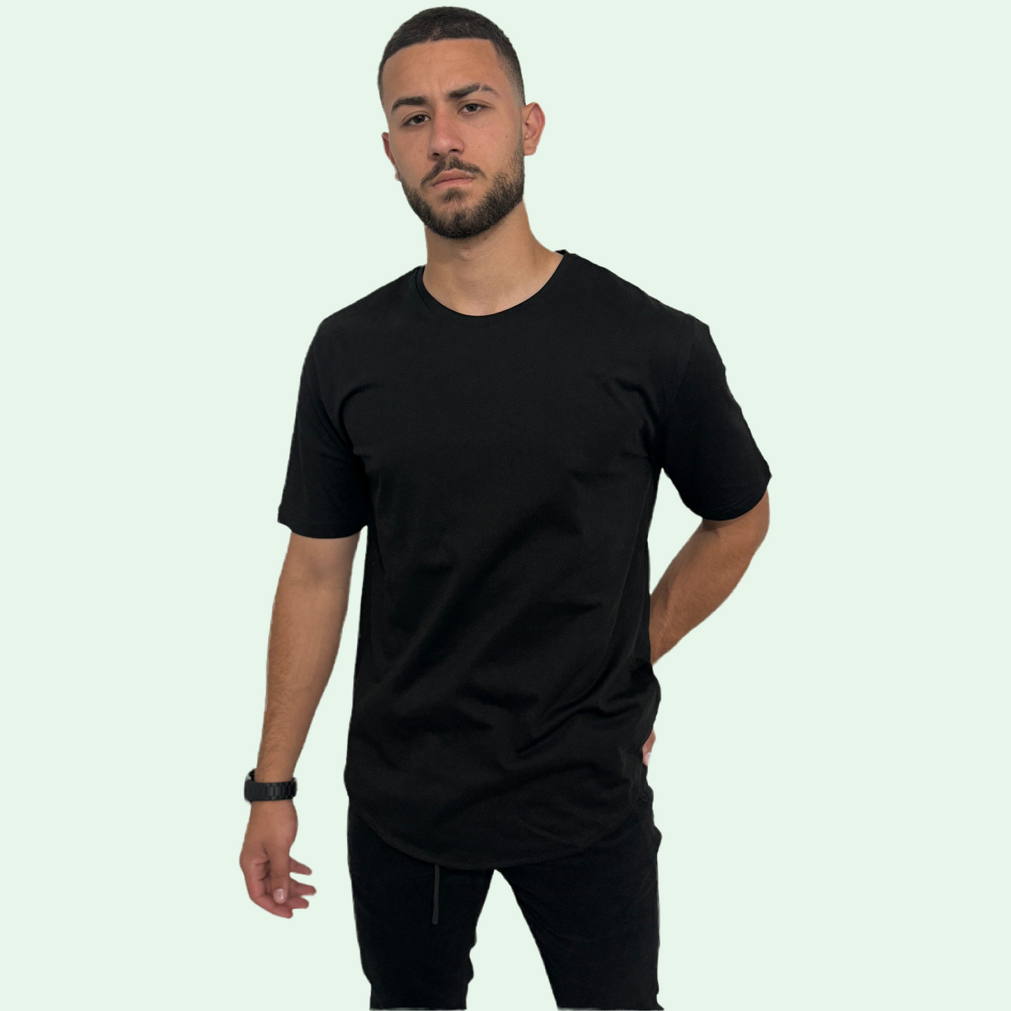 BASIC LIGHTWEIGHT T-SHIRT