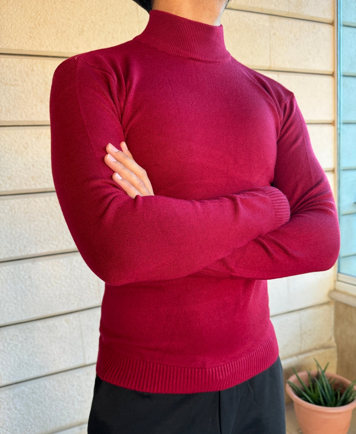 BASIC TURTLENECK SWEATER