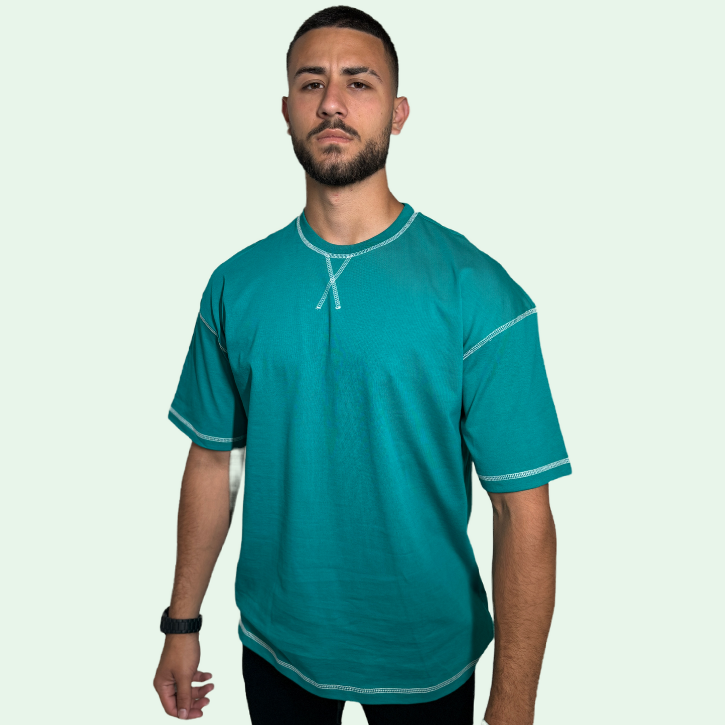 CONTRAST OVERLOCK T-SHIRT