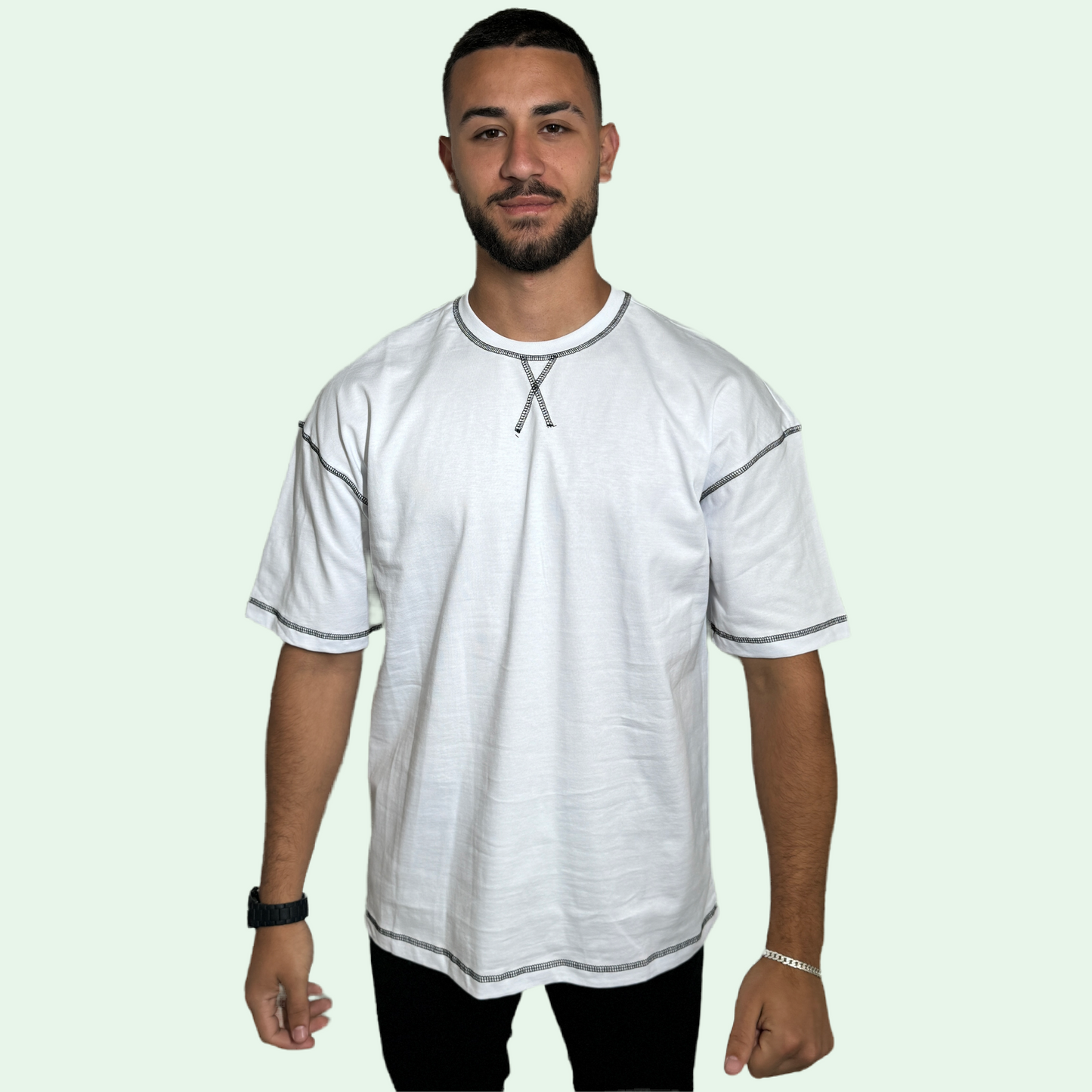 CONTRAST OVERLOCK T-SHIRT