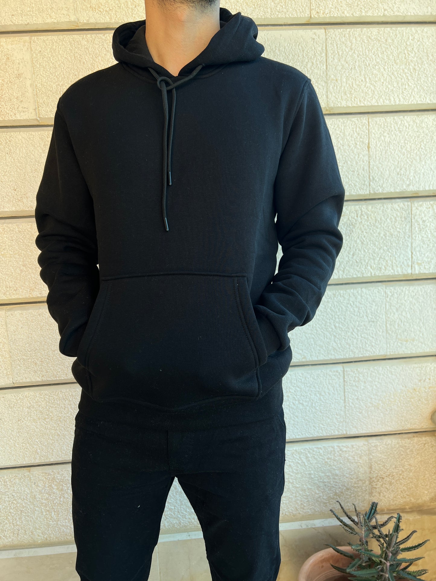 BASIC SLIM HOODIE