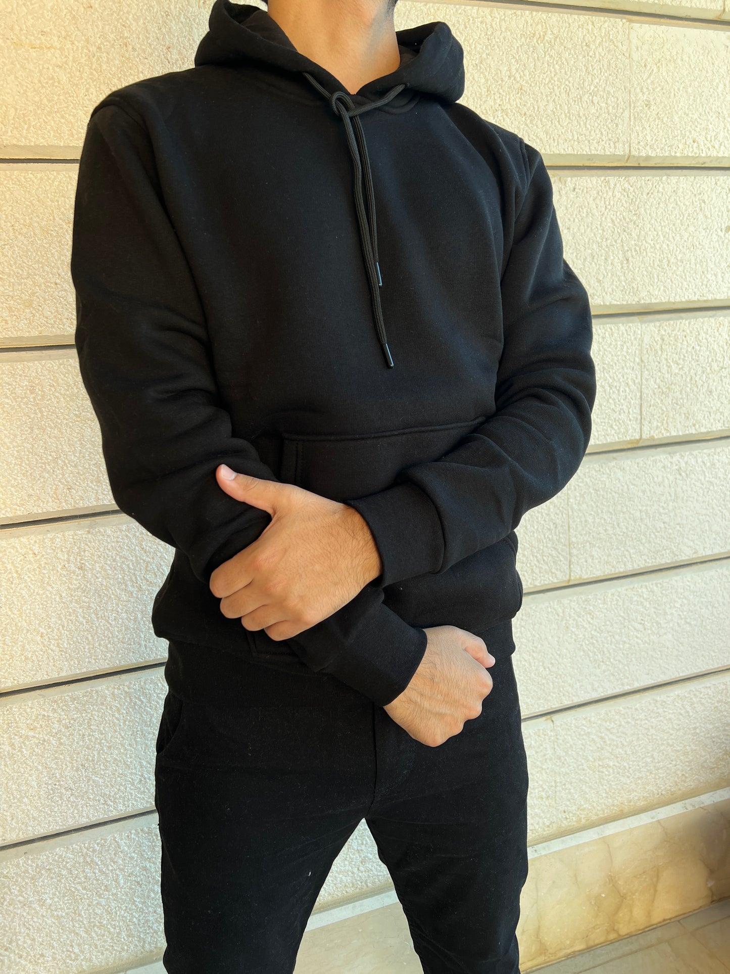BASIC SLIM HOODIE